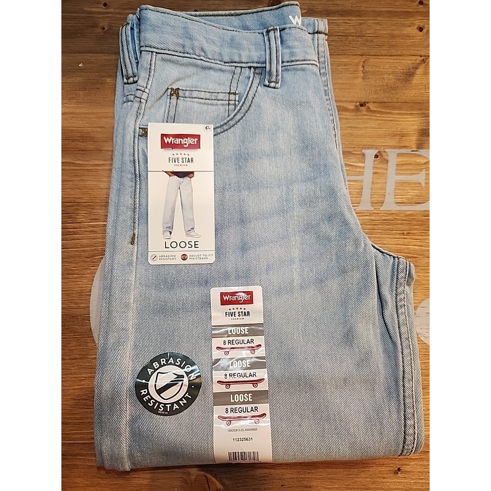 NEW Wrangler Boy's Lightwash Loose Fit Denim Jeans Size 8‎ Adjust fit Waist